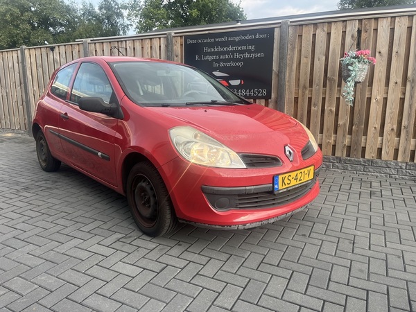 Renault Clio 1.2-16v Authentique 