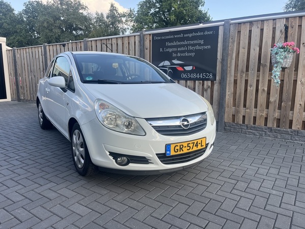 Opel Corsa 1.2-16v Selection 
